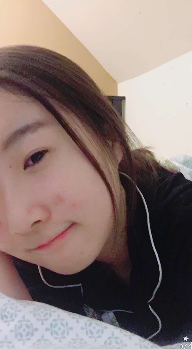 有什么小眼睛好看的明星,或者你身边有什么小眼睛的好看女生?