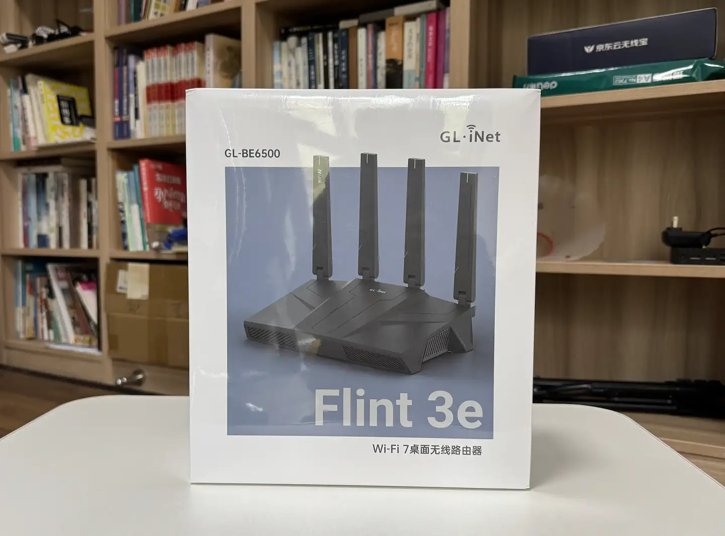 GLinet BE6500开箱实测：IPQ5322方案不刷机也能玩OpenWrt系统，5个2.5G网口 + 风扇散热 