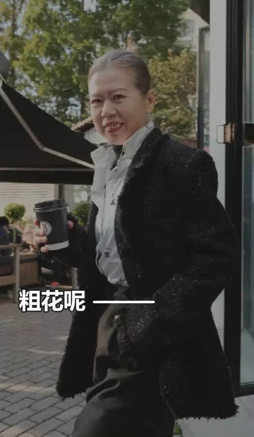 丸子头怎么扎简单好看？适合40岁女人的丸子头