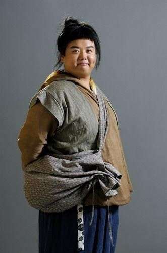 剑三的许茂山啊还有白蛇传的连翘 当时看到他为了救那些饥饿的村民