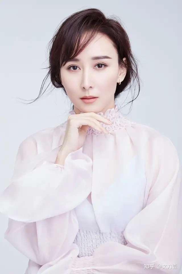 红极一时的胡静:30岁结婚生子,富豪老公是她的底线与港湾插图1 红极一时的胡静:30岁结婚生子,富豪老公是她的底线与港湾插图1