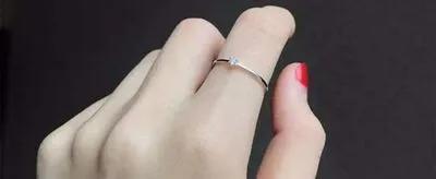 戒指的戴法和意义 女生戴戒指左右手区别