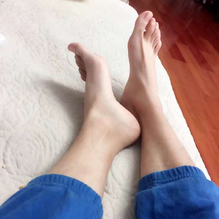男生脚长得好看是一种怎样的体验?