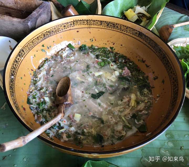 云南基诺族的凉拌茶