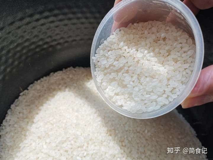 焖米饭时 别再加水了 换成它 米饭更香软 更有营养 还不粘锅 知乎