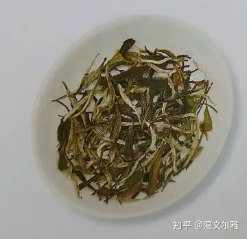 如何分辨白茶中的白牡丹