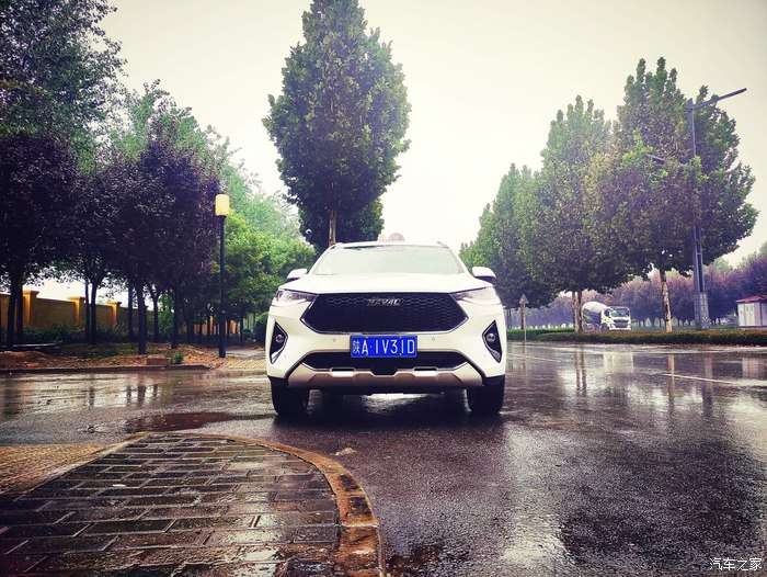 绵绵细雨,驾驶哈弗f7和爱妻再路上——这就是爱!