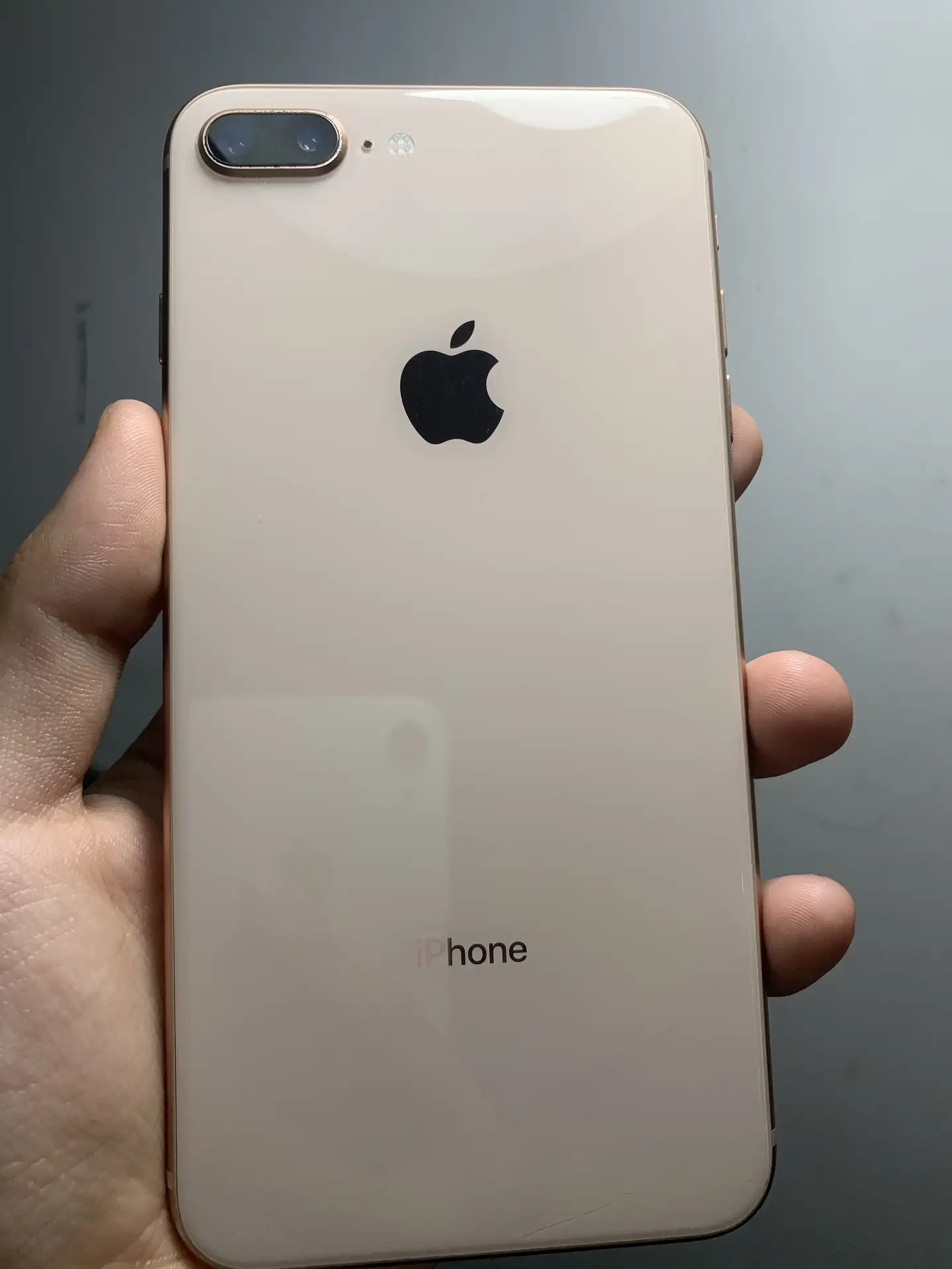 都2021年了，为什么还有人在用iPhone 8 plus？ - 知乎