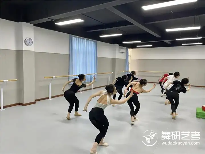 舞蹈生五一假期出游记：舞研5日“观光之旅”，原来他们都在......