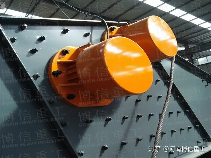 不看后悔(振动脱水筛电机安装位置)振动脱水筛电机转动方向,(图3) 不看后悔(振动脱水筛电机安装位置)振动脱水筛电机转动方向,(图3)