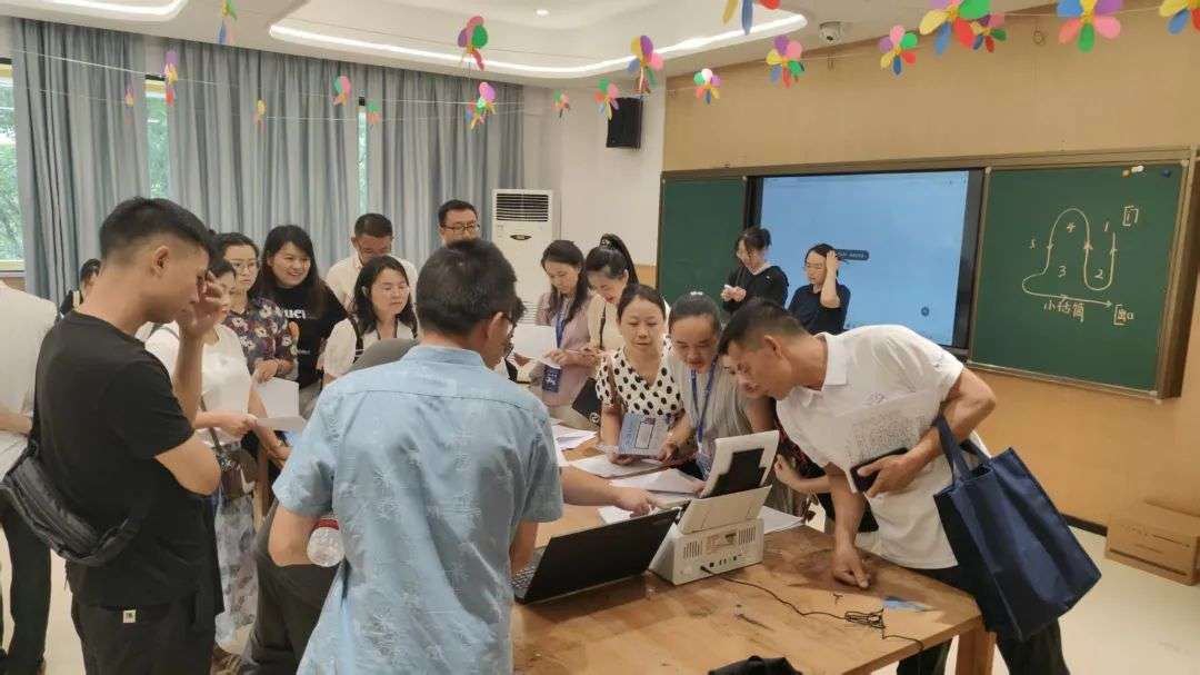 从“听讲”到“体验”——海曙小学人工智能赋能课堂“全攻略”