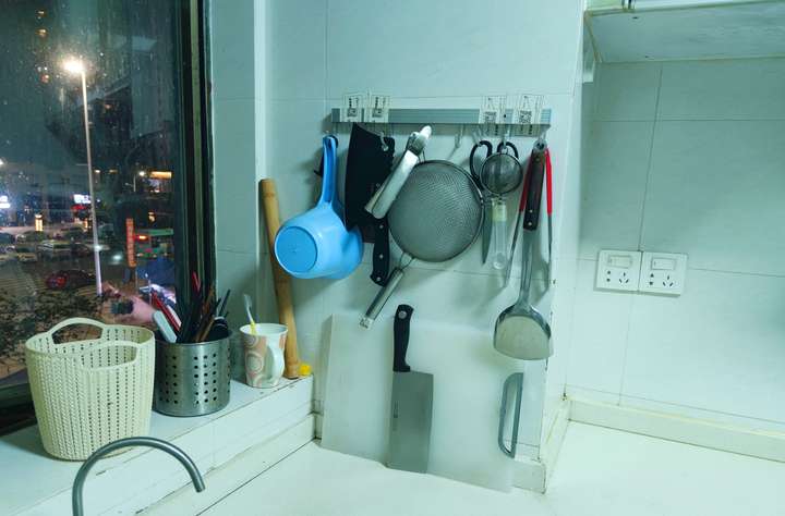 雷军推荐的厨房好物:FIVE智能刀筷砧板杀菌架,你会不会喜欢?