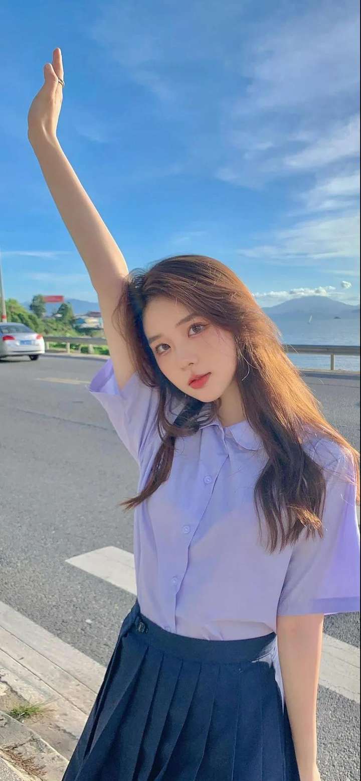 谁有一些小清新类型的美女壁纸?