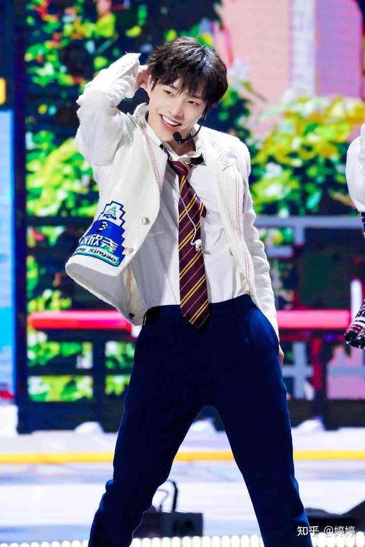 大家评论一下张欣尧的长相?