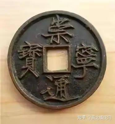 黄居采父子;又比如南唐人物画大家顾闳中,曹仲玄,周文矩等人