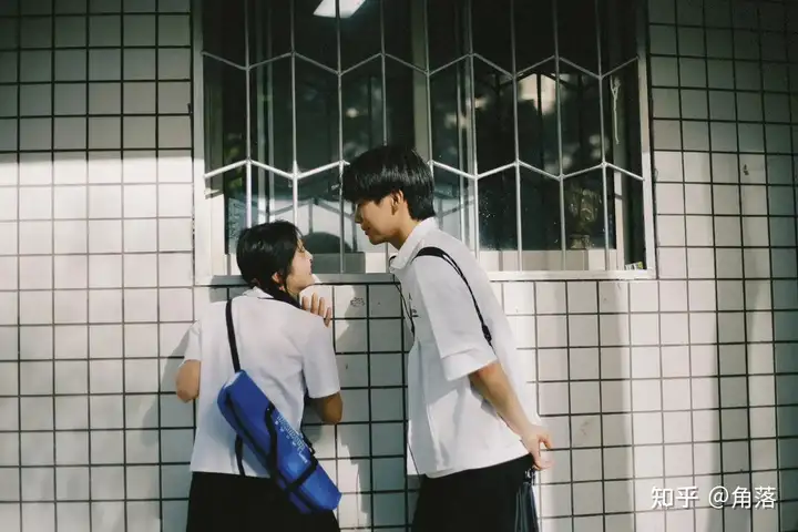 你会担心你家上高中的孩子早恋，经常叮嘱他不能早恋，还是顺其自然？