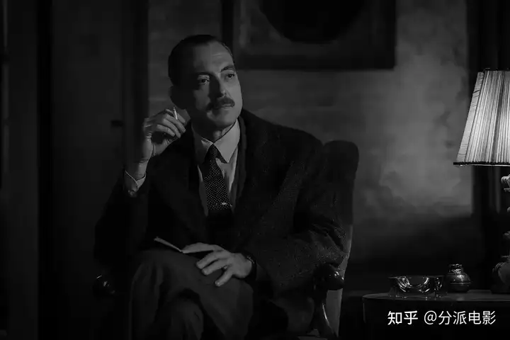 剧集《雷普利》豆瓣8.6,Netflix带禁忌之作杀回来了!