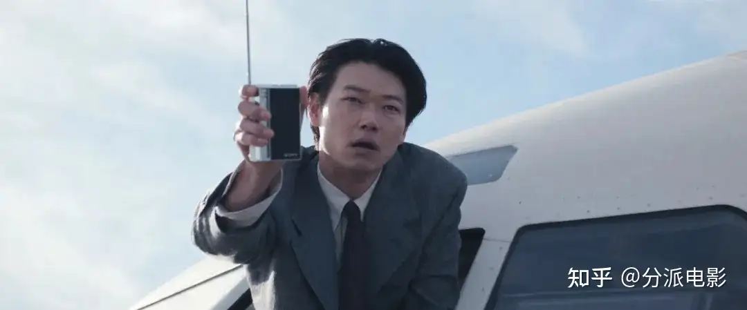 《凶降喜讯》太敢拍，这片对“四国”贴脸开大