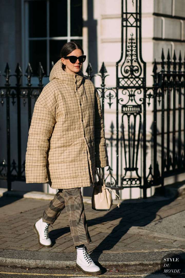 白色马丁靴怎么搭配