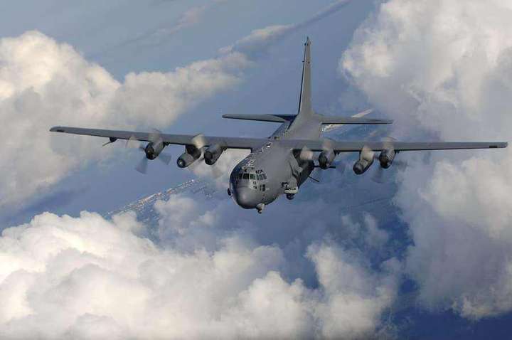 AC-130����ͧ�����͹�����