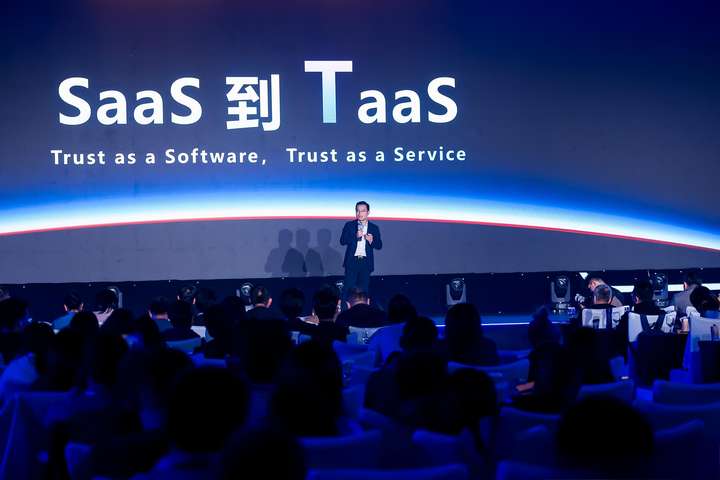 AI 合同大模型，正式进入