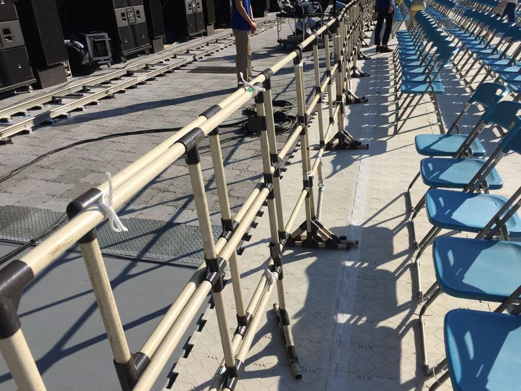 第一排 Mr Children Thanksgiving 25 Live Report 8 6 日産スタジアム 知乎