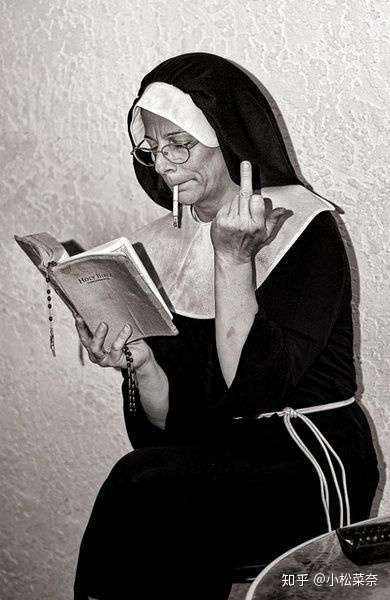 有没有类似修女类的壁纸想做头像?