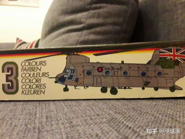 人気の贈り物が CH-47C アルゼンチン空軍 フォークランド紛争時 1982年 AE-520 1 72 2022年8月24日発売 CORGI  コーギー 飛行機 模型 完成品 AA34217 tsujide.co.jp