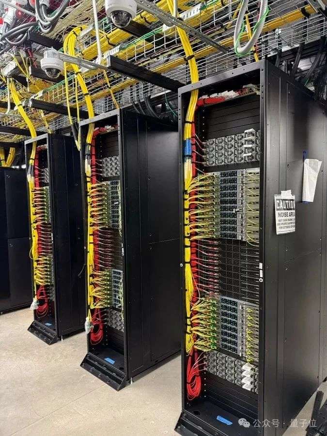 OpenAI资金链告急！紧急启动300亿美金融资，星际之门现在岌岌可危