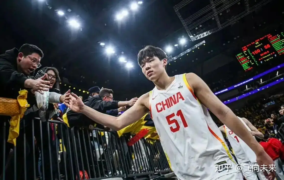 杨毅说杨瀚森进不去08年奥运会中国男篮，为何杨毅又说杨瀚森能在NBA立足，这是不是自相矛盾?缩略图