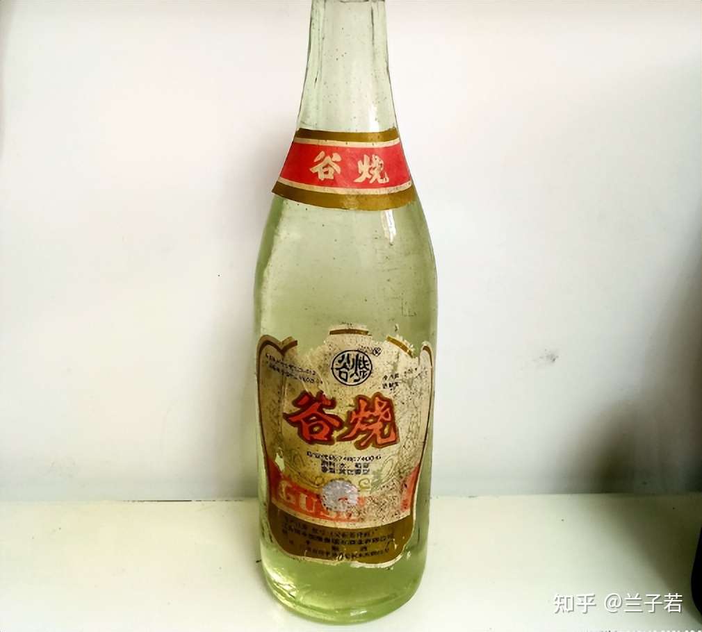 中国江西の銘酒「四特酒」未開栓 52度 500ml入り