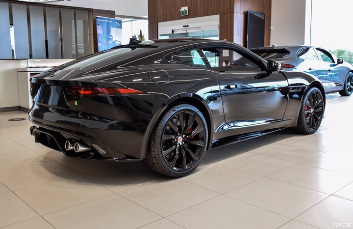 捷豹ftyper超高颜值的跑车黑武士更拉风