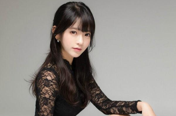 如何评价网络作家绯炎?