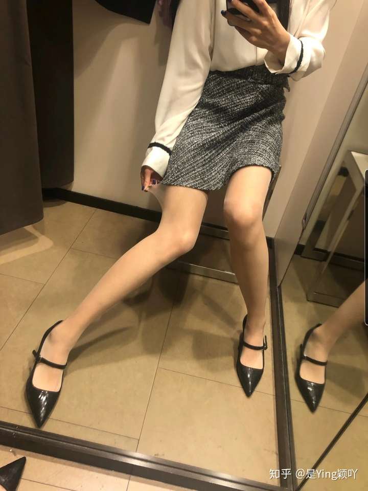 穿丝袜怎么拍照好看?