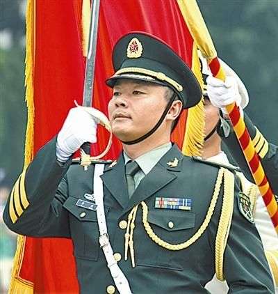 三军仪仗队这个人是谁啊? - 知乎