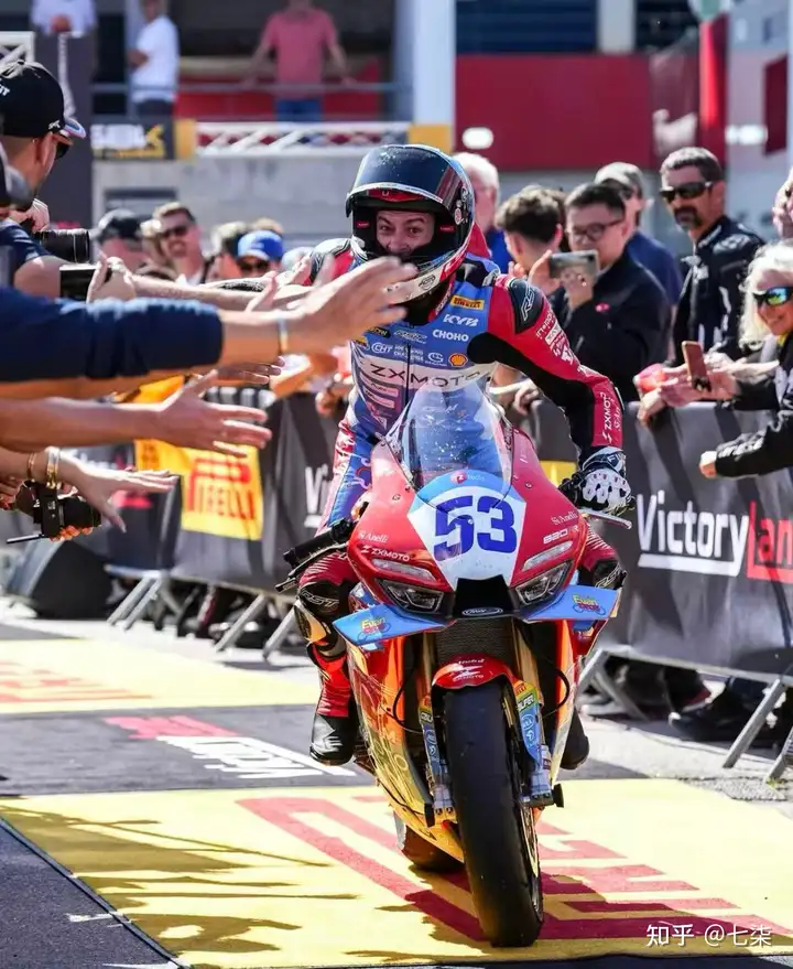 从无人看好到两连冠，法国车手为何对张雪机车如此全力以赴？