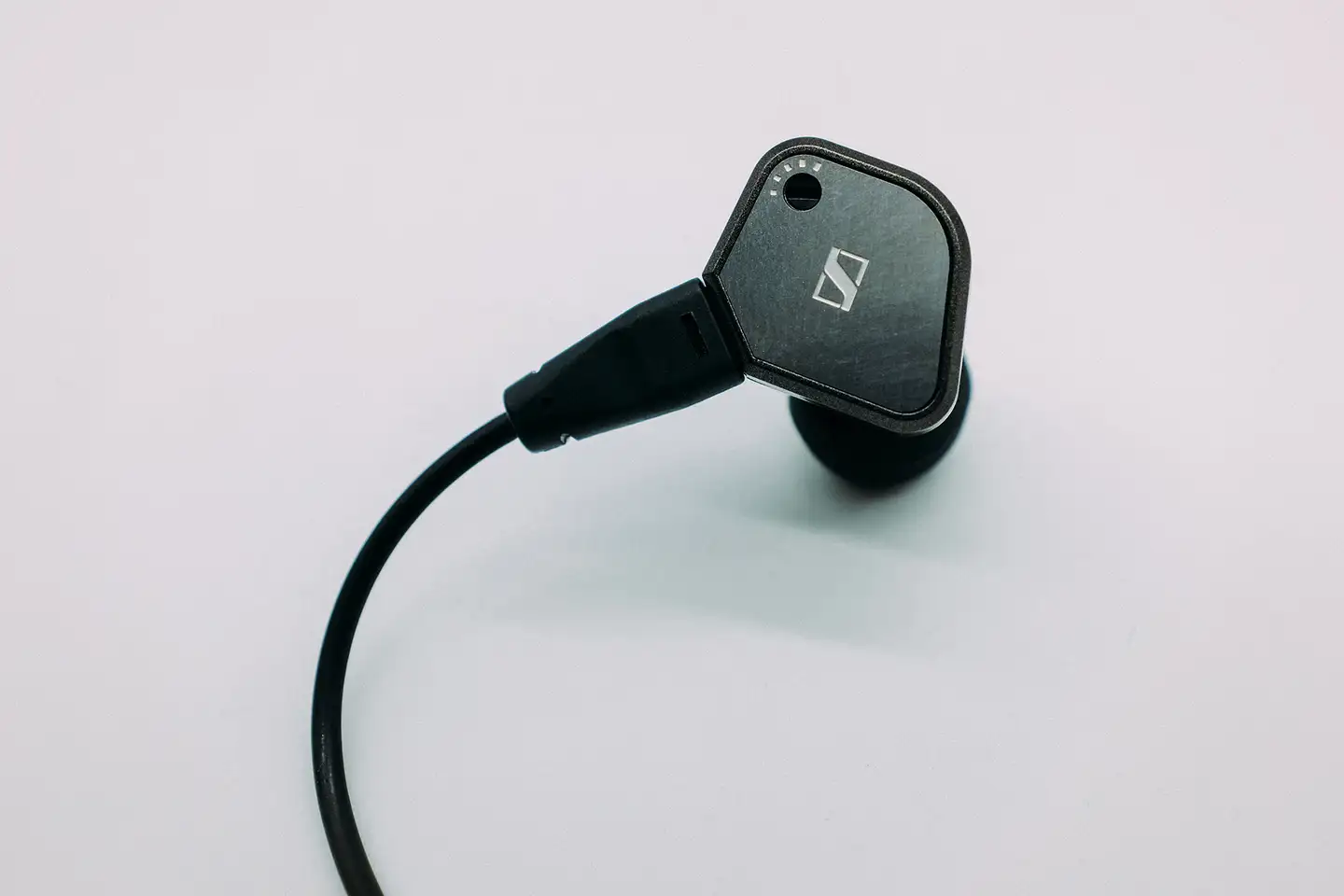 ゼンハイザーSennheiser IE80 - イヤフォン