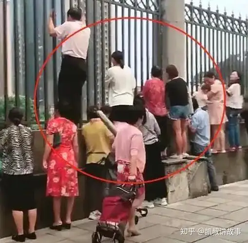 人生第一次上学，16张图，看哭了……