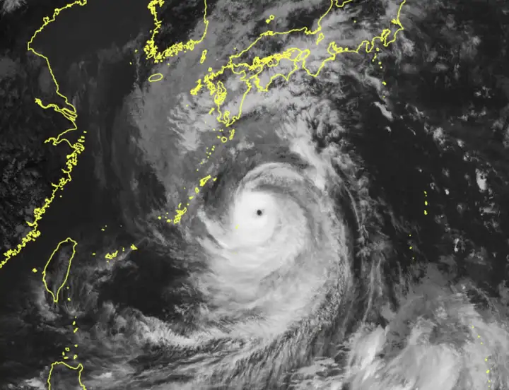 超强台风「南玛都」不断接近，已对日本各地交通造成影响，目前当地都采取了哪些防范措施？