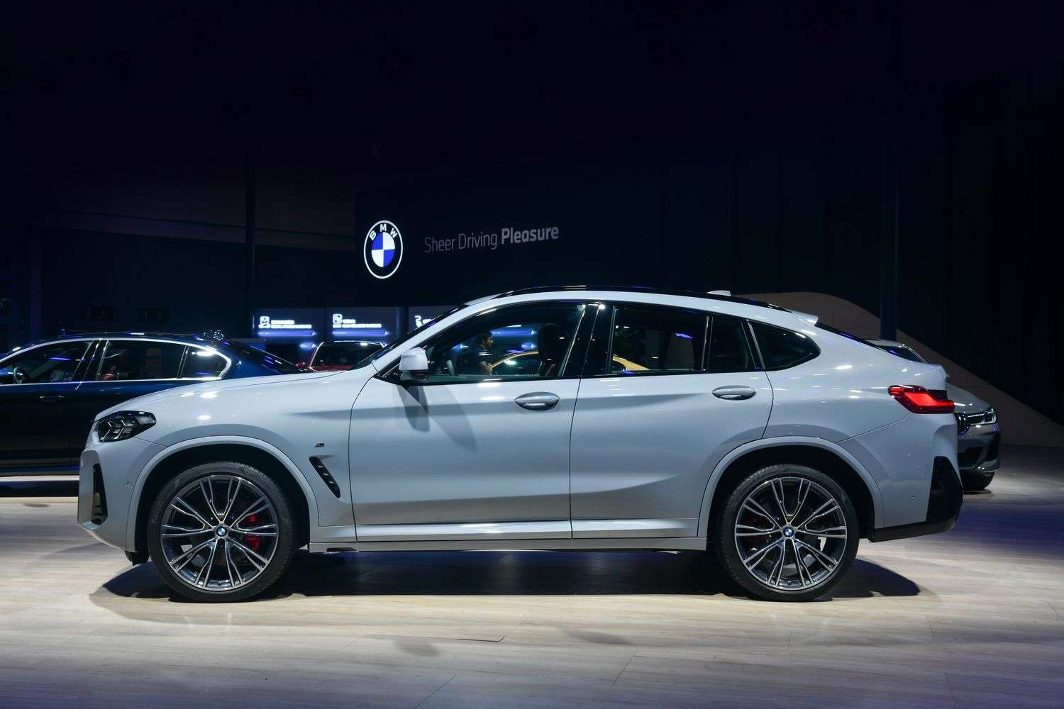 宝马中国 的想法: 每一个角度都无懈可击,#the x4# 诠释何… - 知乎