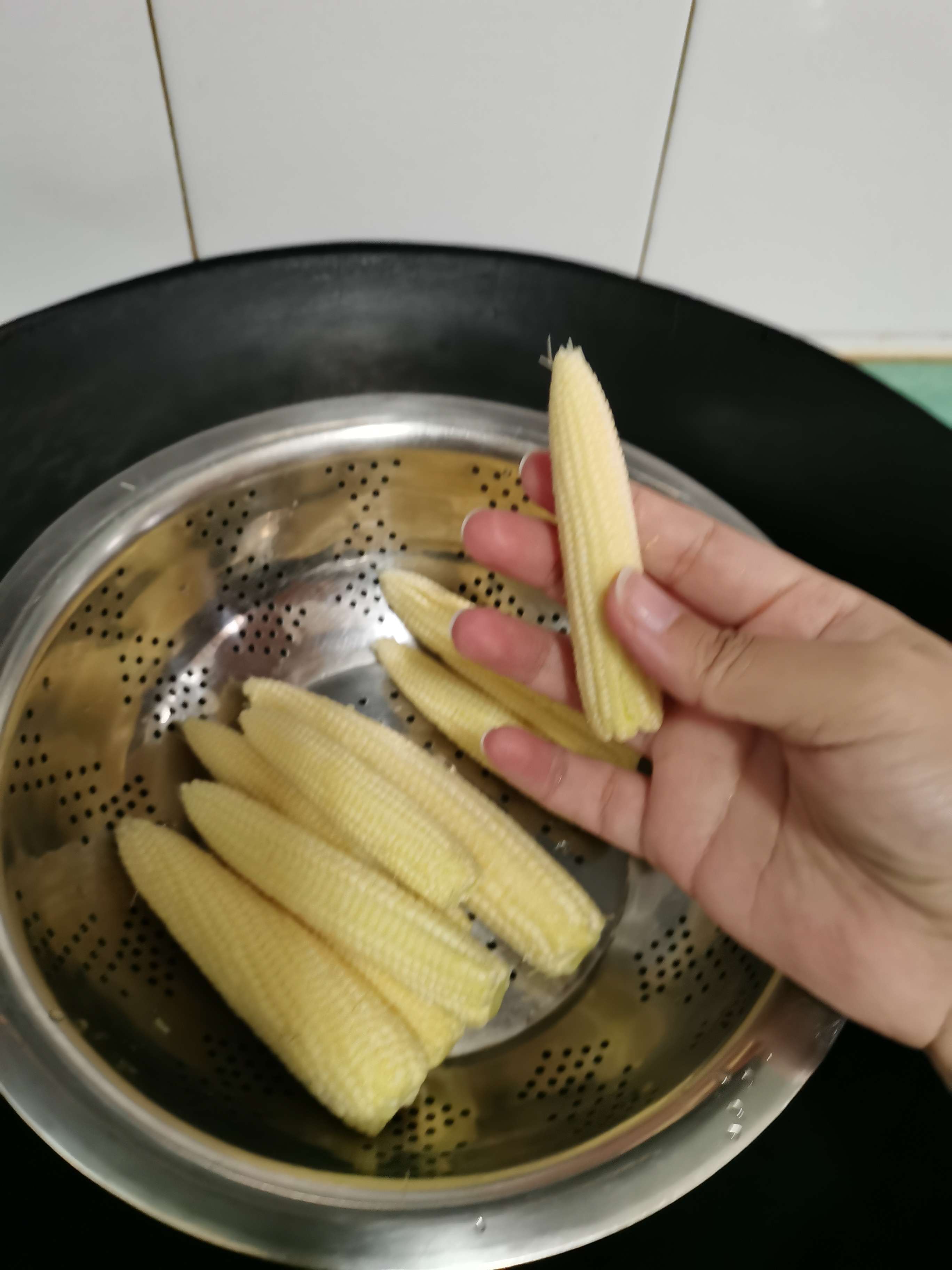 我家豆豆好可爱 的想法: 试试玉米笋,果然挺好的 | 今天我们试着