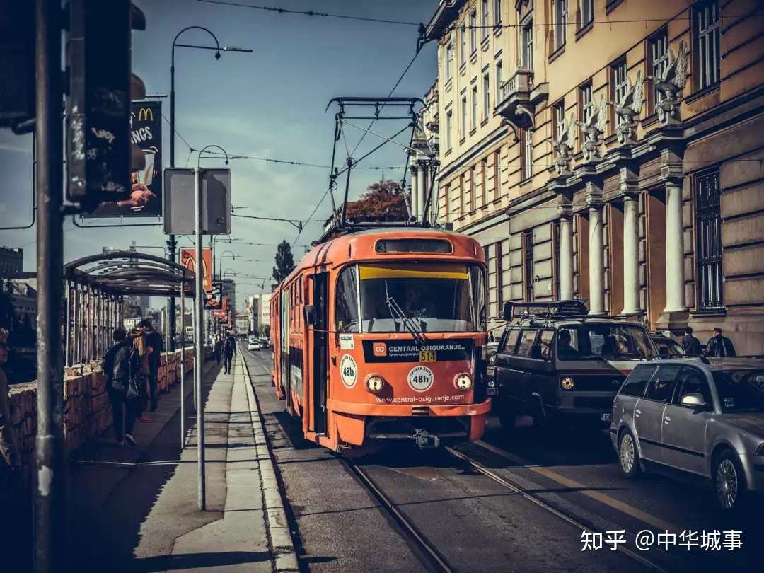 其他城市在抛弃有轨电车 成都为何力推有轨电车的发展呢 知乎
