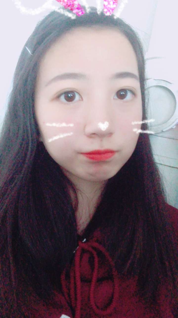 头扁的女生剪了短发是什么样子?