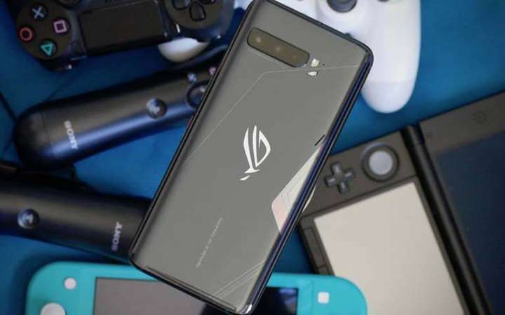 华硕rogphone3评测配置华丽无愧败家之眼