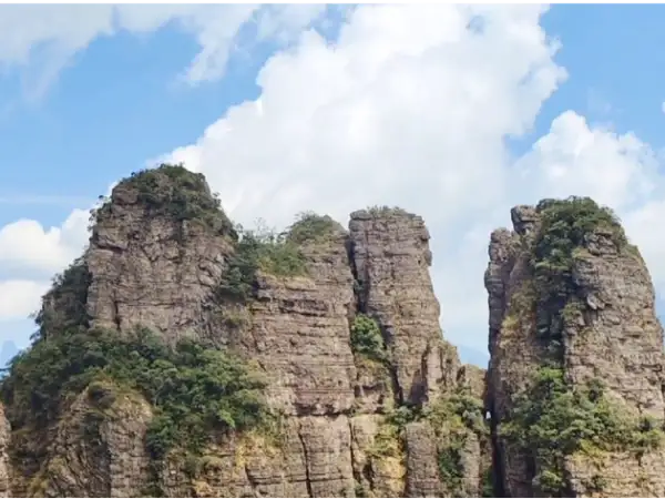 广西旅游必去十大景点排名（广西旅游攻略自由行路线推荐）