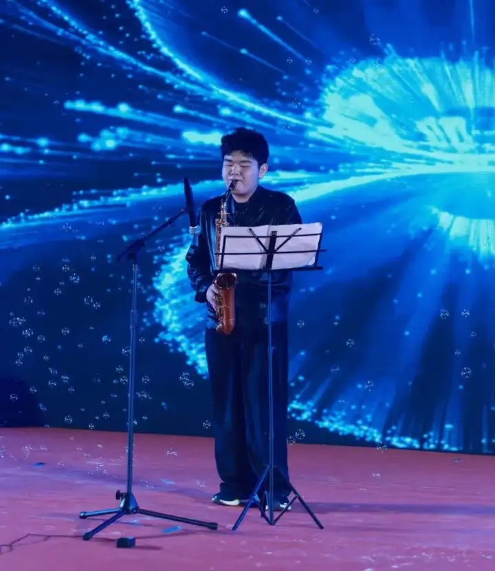 【活力校園】體藝融匯 活力迎新 | 塘棲校區(qū)體育藝術(shù)節(jié)閉幕式暨元旦晚會圓滿落幕!(圖4) 【活力校園】體藝融匯 活力迎新 | 塘棲校區(qū)體育藝術(shù)節(jié)閉幕式暨元旦晚會圓滿落幕!(圖4)