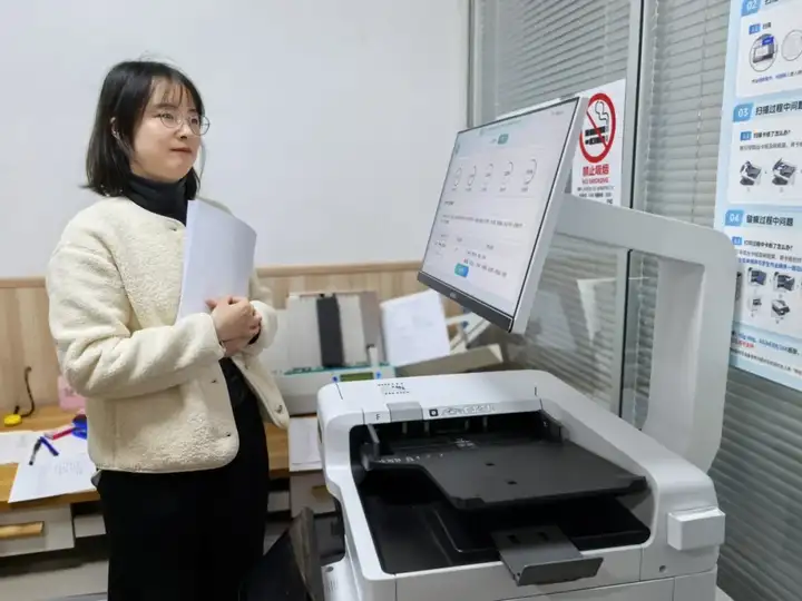 AI作业批改机进中小学！教育部连夜发AI使用指南，划了3条红线