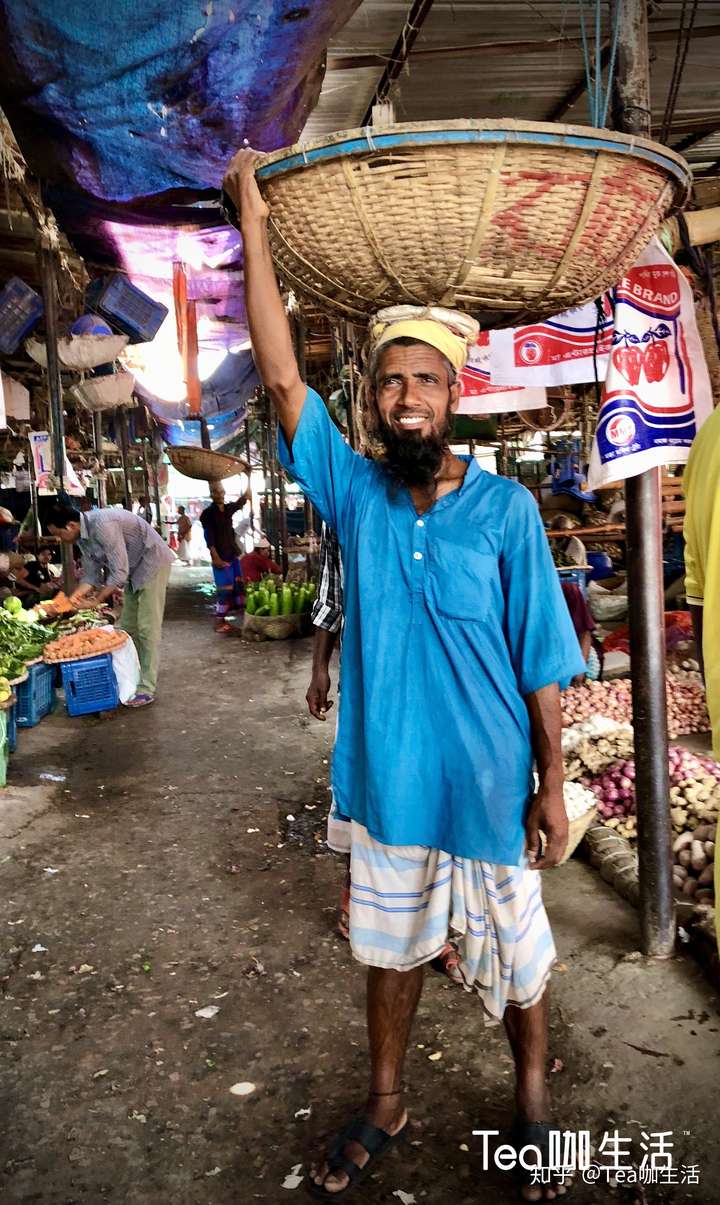 孟加拉|扛竹筐的男人