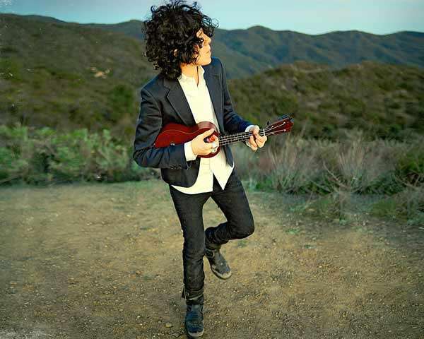 如何评价lp(laura pergolizzi)这位歌手? - 知乎