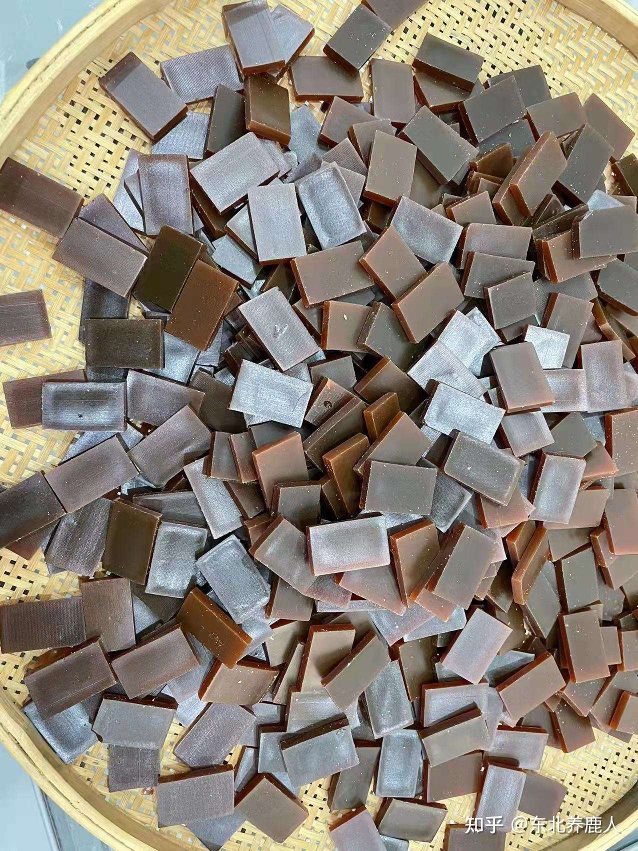 东北养鹿人 的想法: #知 # #鹿茸# #鹿角胶# #养生# 刚熬好的